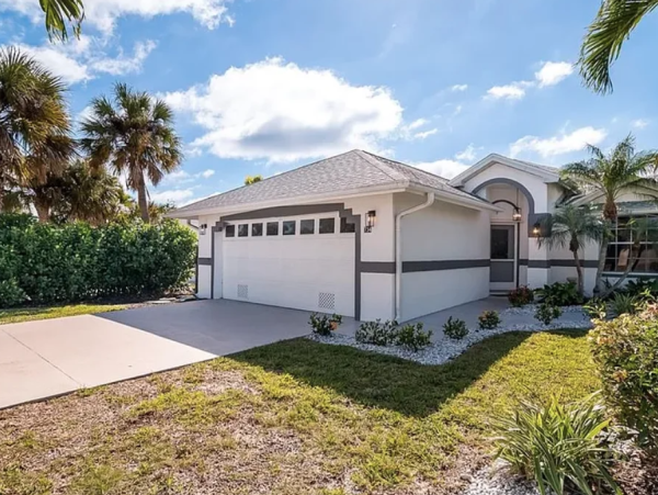 Exquisite 3-Bedroom Home in North Naples - Your Ideal Getaway